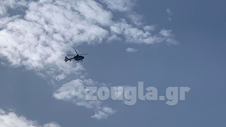 Το ελικόπτερο της αστυνομίας βρίσκεται πάνω από το Εφετείο από νωρίς το πρωί 