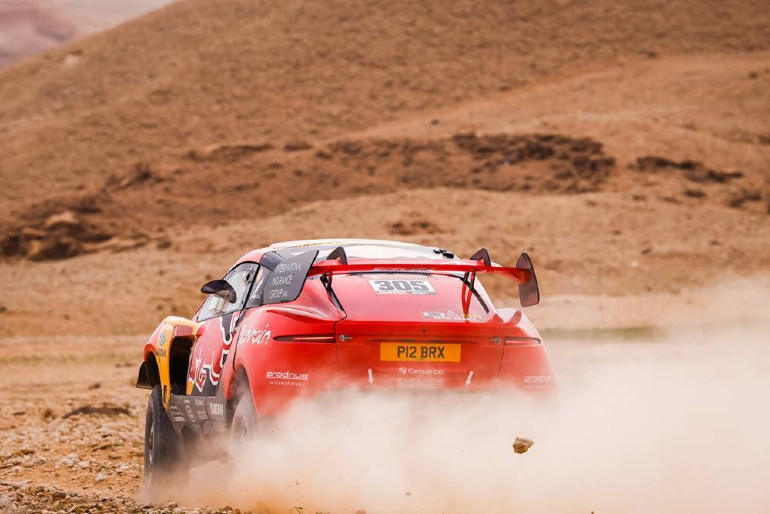 Σπασμένη ανάρτηση για τον Loeb και Dakar τέλος