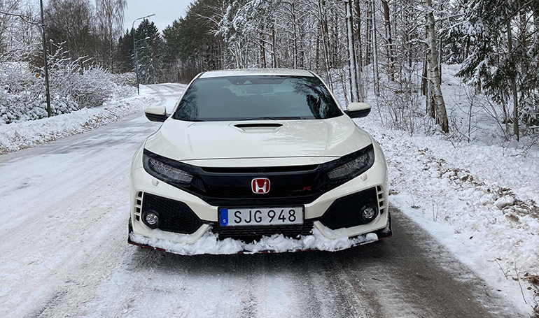 Με χιόνια ή... χωρίς ένα Honda Type R στη Σουηδία κυκλοφορεί κανονικά...