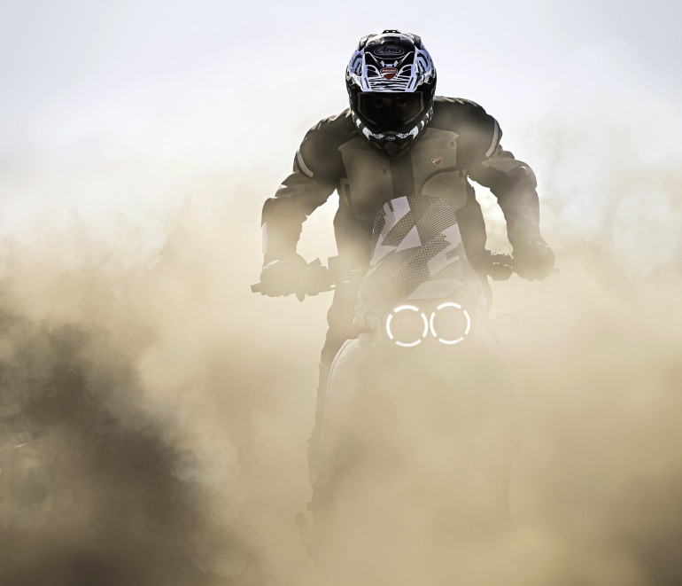 Σίγουρα το DesertX είναι μια από τις εκπλήξεις της Ducati για το 2022.