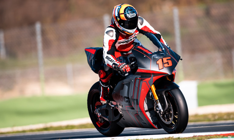 Ο Alex De Angelis έδωσε χρήσιμες πληροφορίες στους μηχανικούς της Ducati.