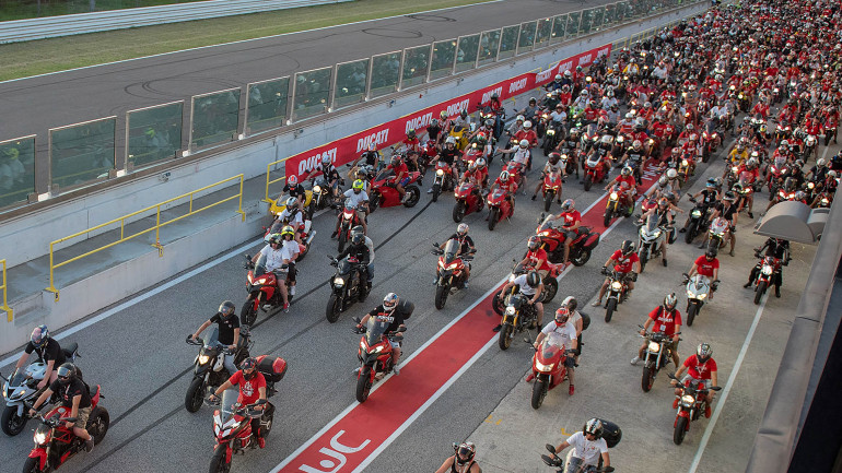Χιλιάδες Ducatisti από όλο τον κόσμο!