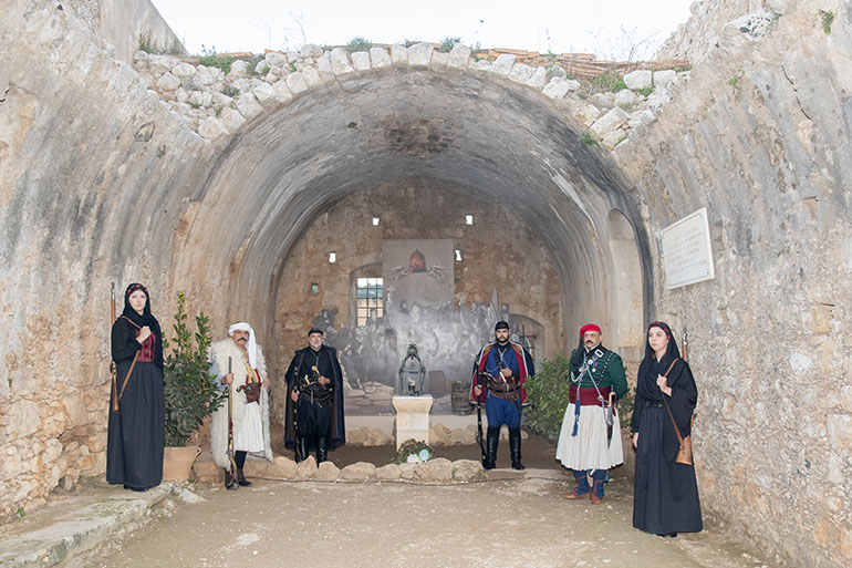 Επίσκεψη στην Ιερά Μονή Αρκαδίου στην επέτειο του Ολοκαυτώματος της μονής.
