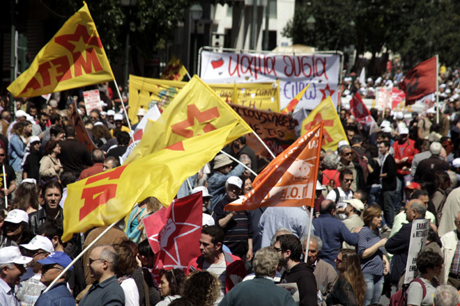 Η συγκέντρωση των ΓΣΕΕ-ΑΔΕΔΥ στην Κλαυθμώνος