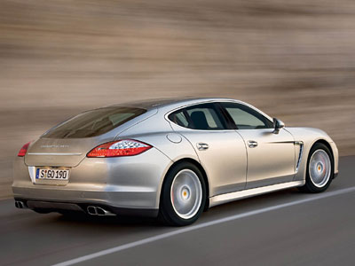 Σαρώνει σε πωλήσεις η Porsche Panamera