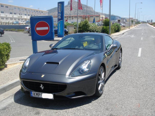 Ferrari California επί ελληνικού εδάφους...