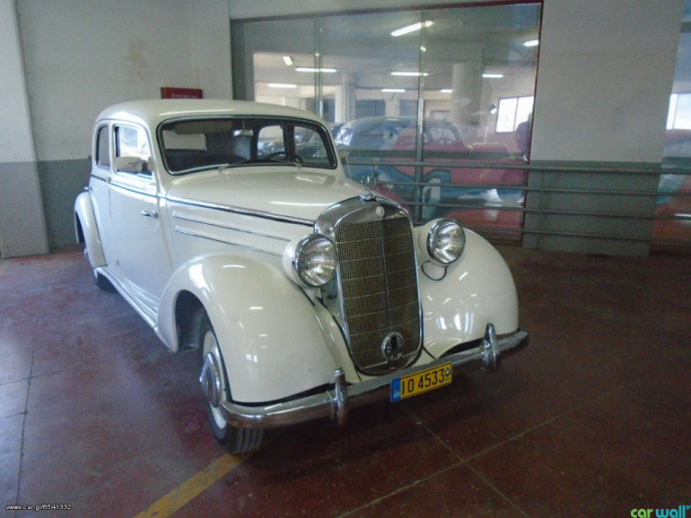 Η συγκεκριμένη Mercedes-Benz 170s του 1949 πωλείται 30.000 ευρώ...