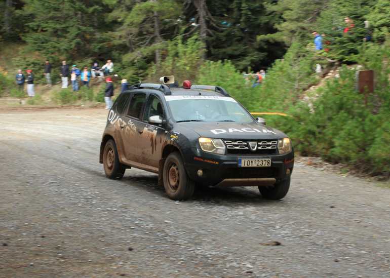 Το Dacia Duster σε ρόλο πλοηγού....