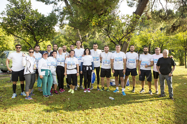 Μερικά από τα.. 107 μέλη της BMW Team που έτρεξαν φέτος στα 5 χλμ. του Μαραθωνίου...