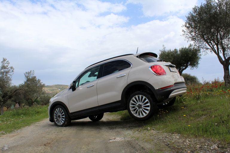 Το 'ασφάλτινο' Fiat 500X μπορεί να σκαρφαλώσει χωρίς να προβληματίσει....