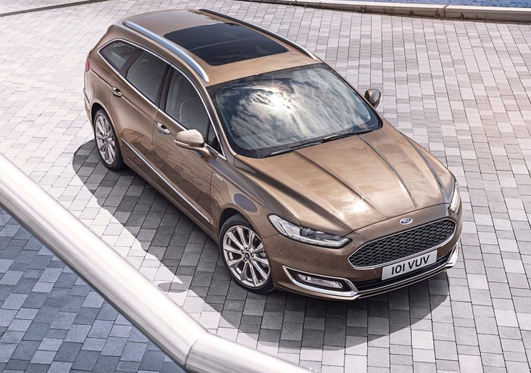 Αυτό είναι ένα Ford Mondeo Vignale... Με την πρώτη ματιά καταλαβαίνεις πως πρόκειται για κάτι ξεχωριστό...