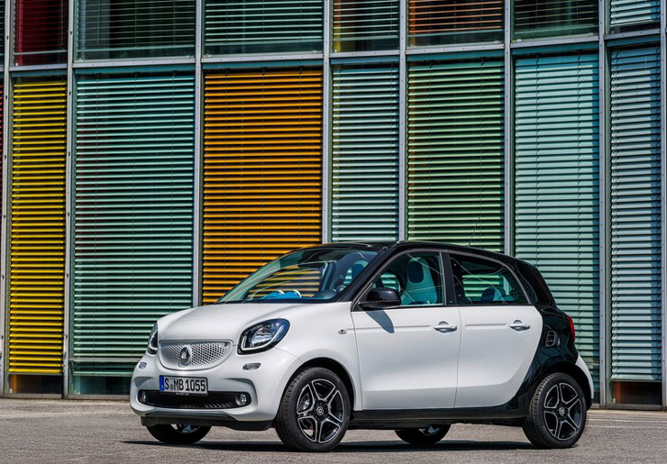 Η τιμή του Smart Forfour δεν θα περάσει απαρατήρητη και θα βάλει πολύ κόσμο σε σκέψη για το αν πρέπει να αγοράσει το Fortwo ή το τετραθέσιο μοντέλο...