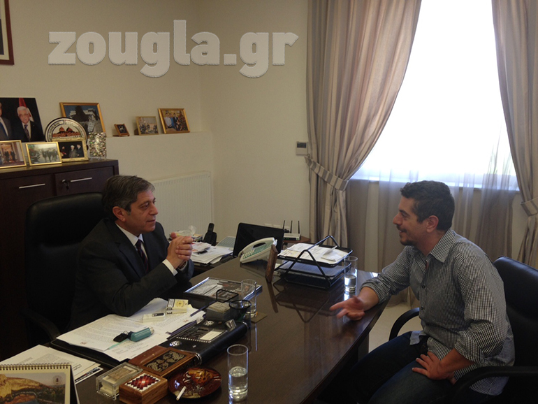 Ο Πρέσβης Marwan Emile Toubassi με τον δημοσιογράφο του zougla.gr, Σωτήρη Σκουλούδη