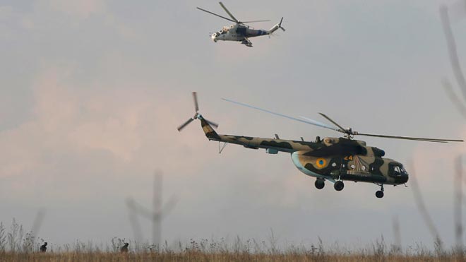 Στιγμιότυπο από τα ουκρανικά ελικόπτερα στην Κραματόρσκ